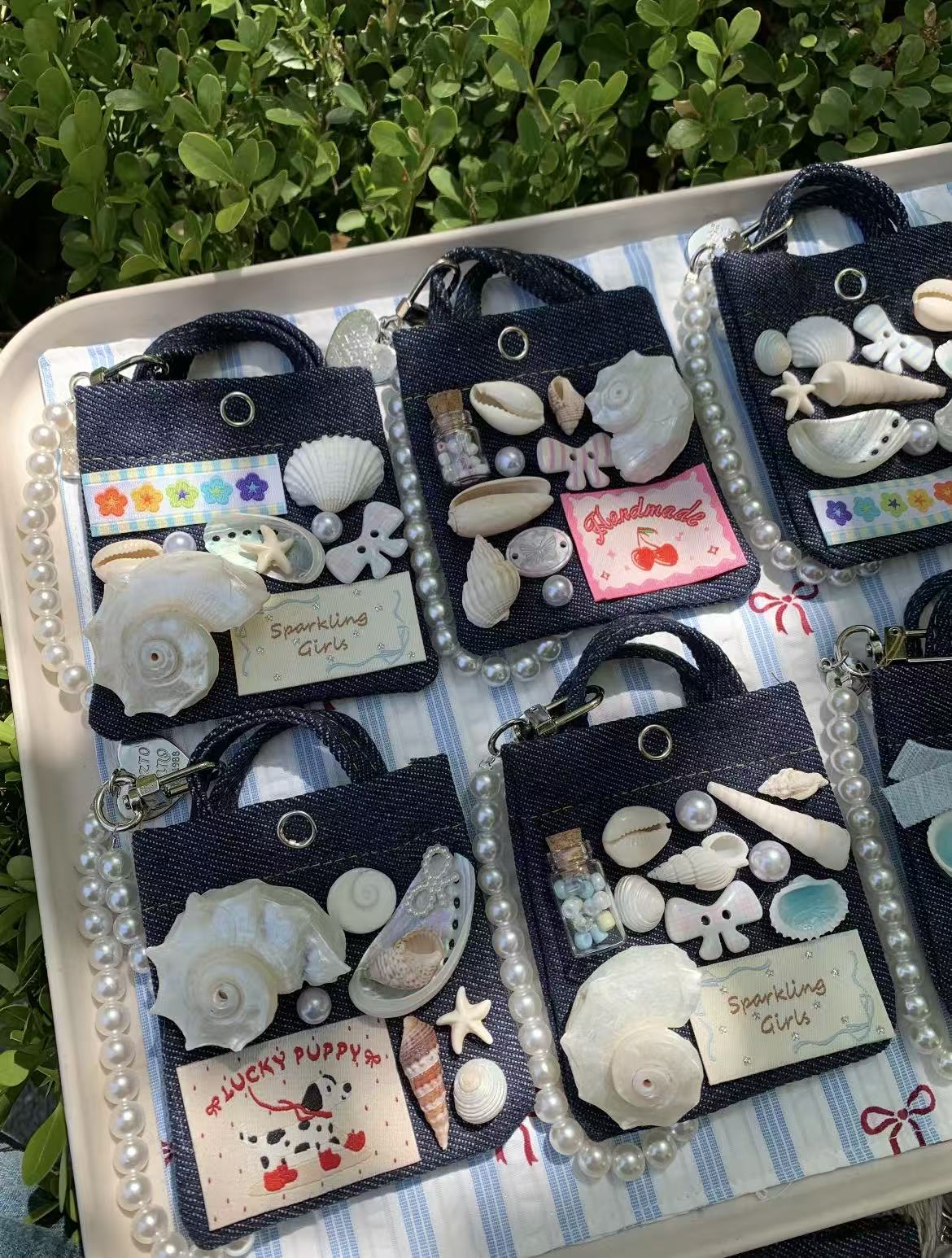 Shell-shaped denim bag charm