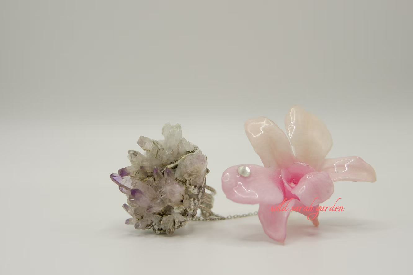one of a kind (only one available) Handmade Ring Set with Cruz Crystal and Light Pink Phalaenopsis