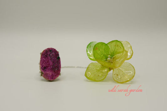 one of a kind (only one available)  Handmade Ring Set with Crystal Ore and Gradient Green Hydrangea