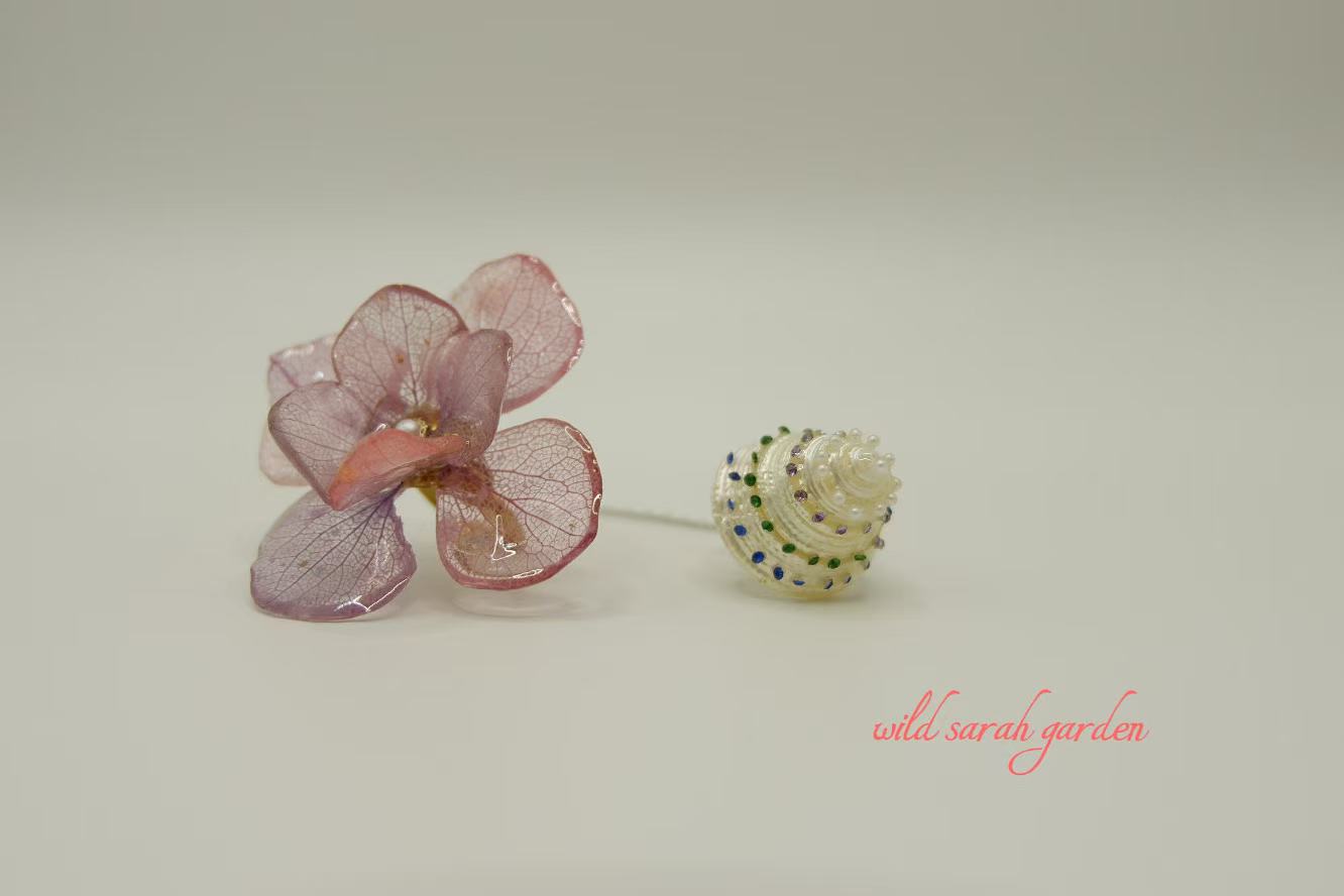 one of a kind (only one available)  Handmade Ring Set with Turritella Shell and Light Purple Hydrangea