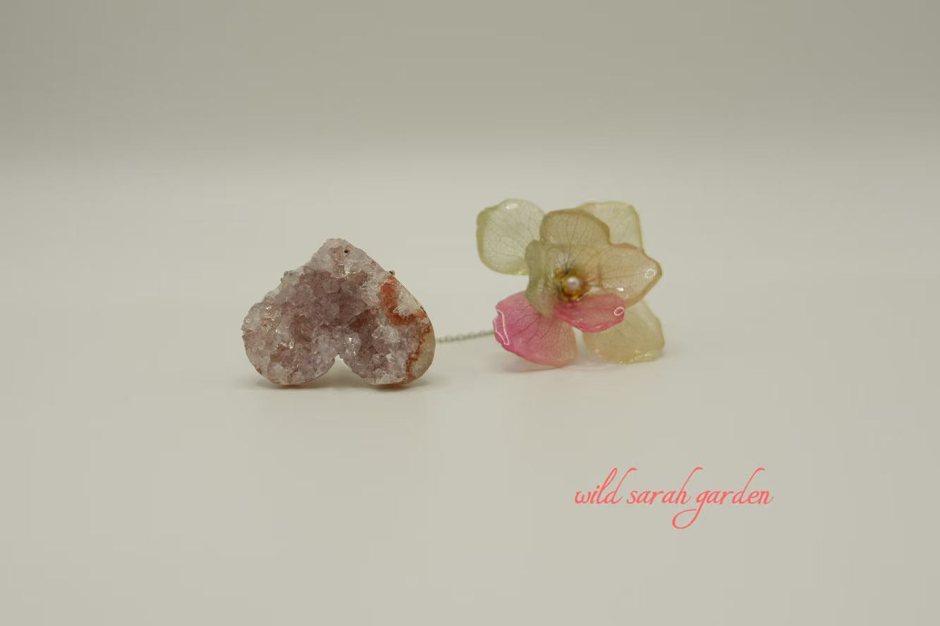 one of a kind (only one available)  Handmade Ring Set with Heart-Shaped Crystal and Ombre Hydrangea