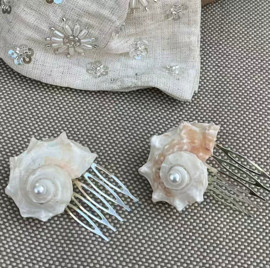 Conch hair clip