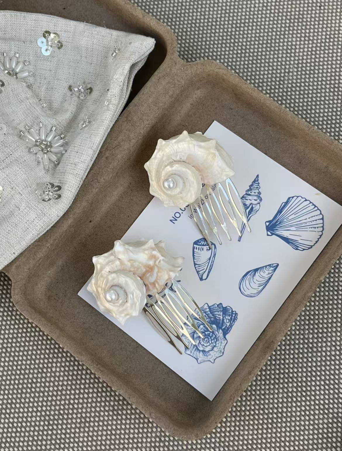 Conch hair clip