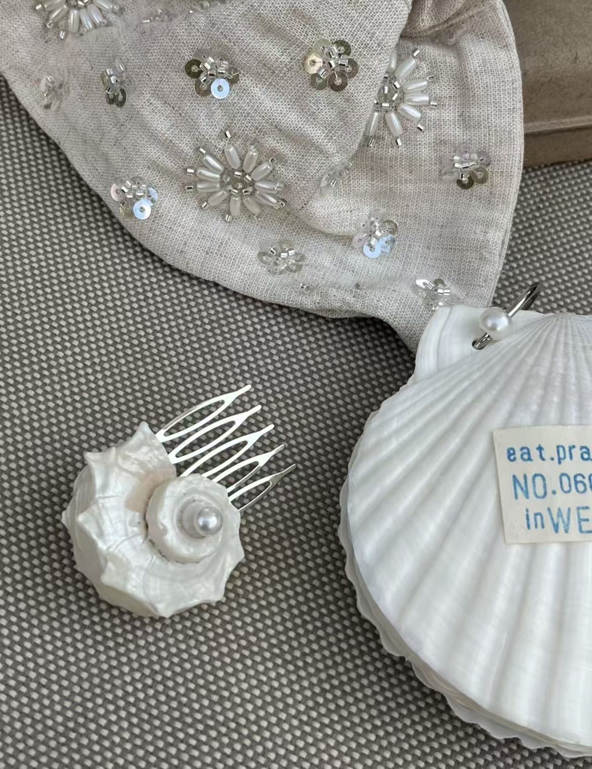 Conch hair clip