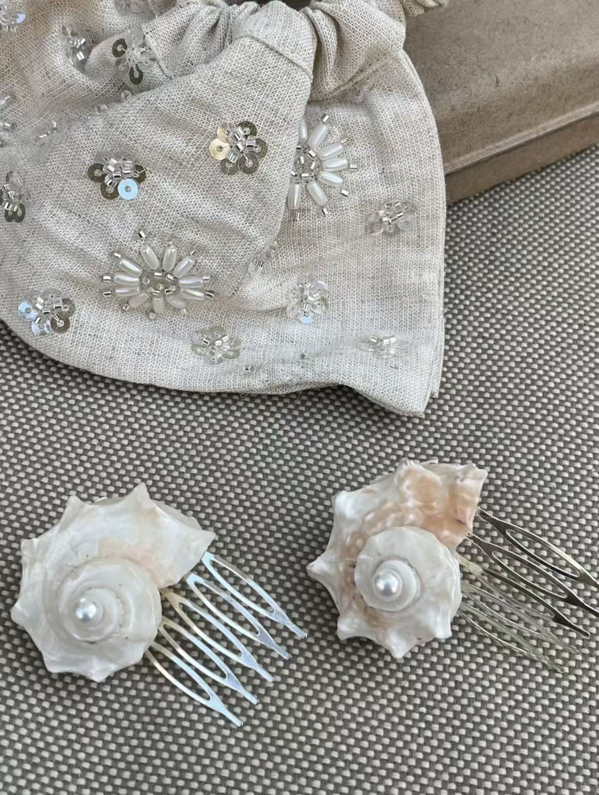 Conch hair clip