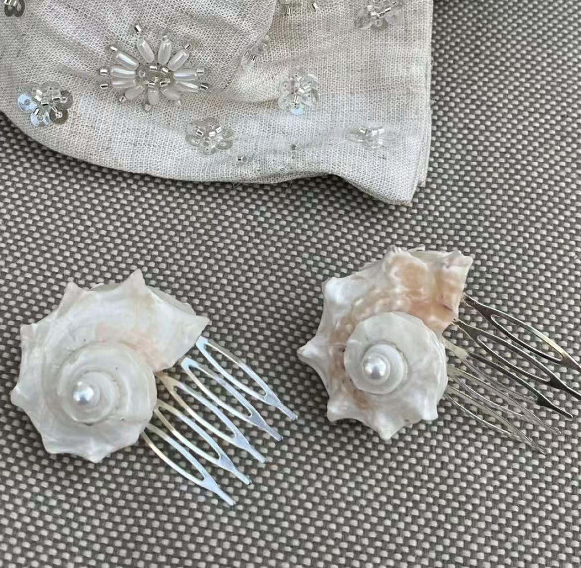 Conch hair clip