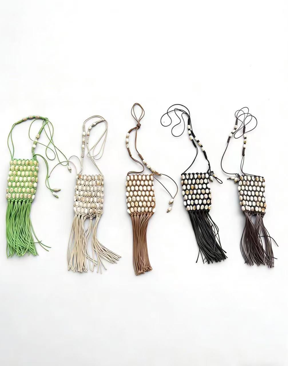Shell Woven Tassel Bag