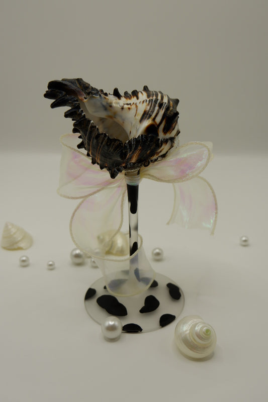 Cow-print conch shell cup