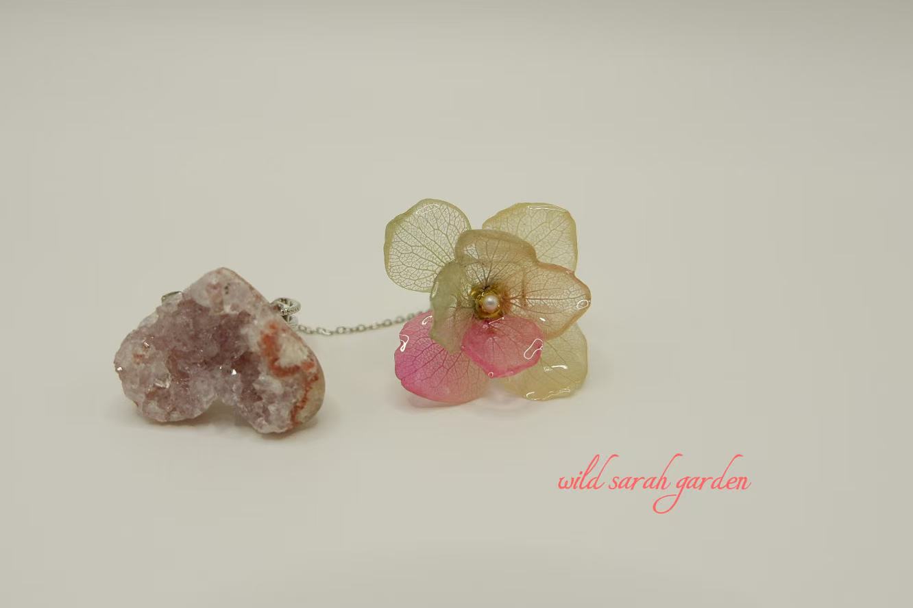 one of a kind (only one available)  Handmade Ring Set with Heart-Shaped Crystal and Ombre Hydrangea