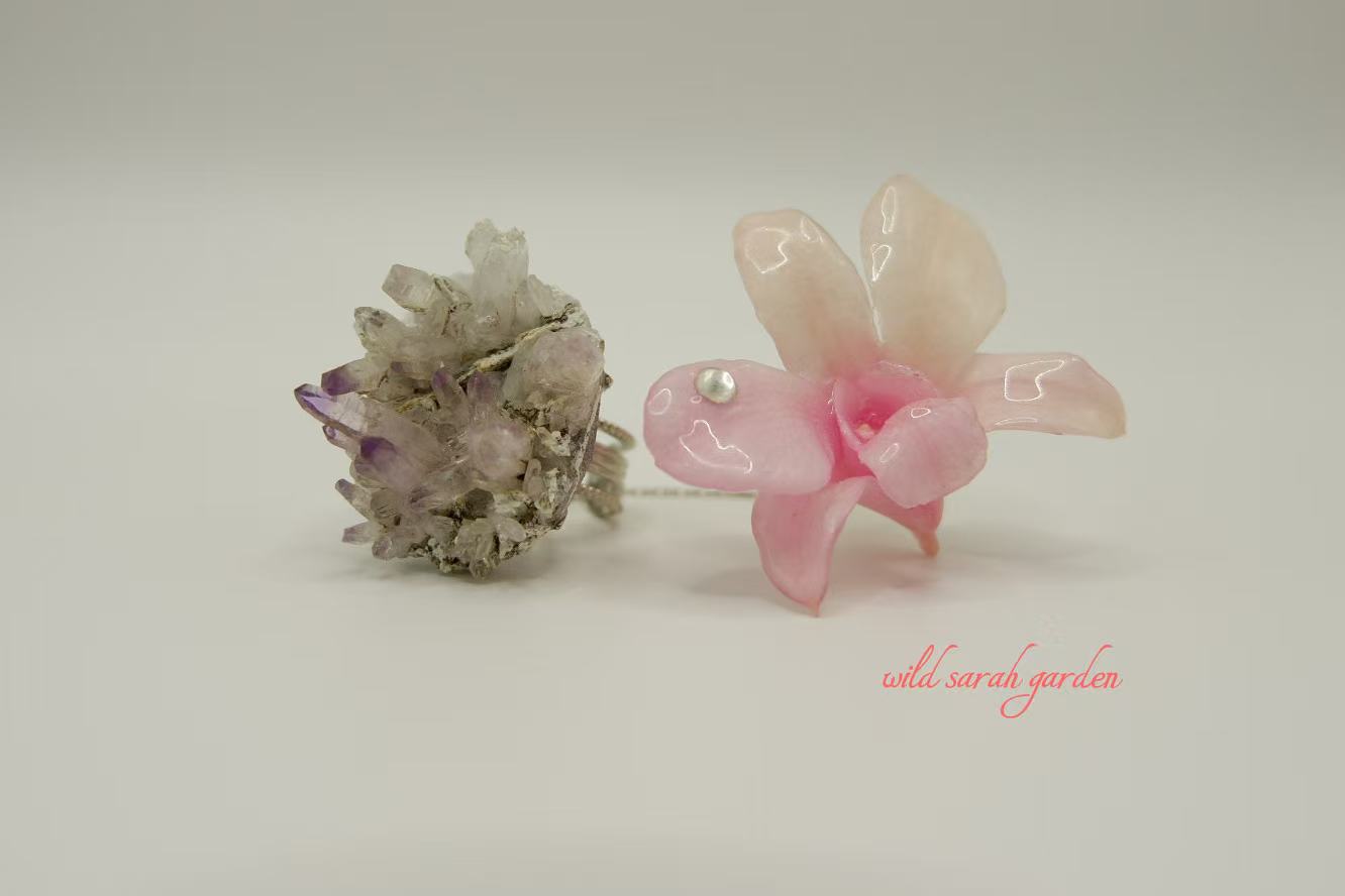 one of a kind (only one available)  Handmade Ring Set with Cruz Crystal and Light Pink Phalaenopsis