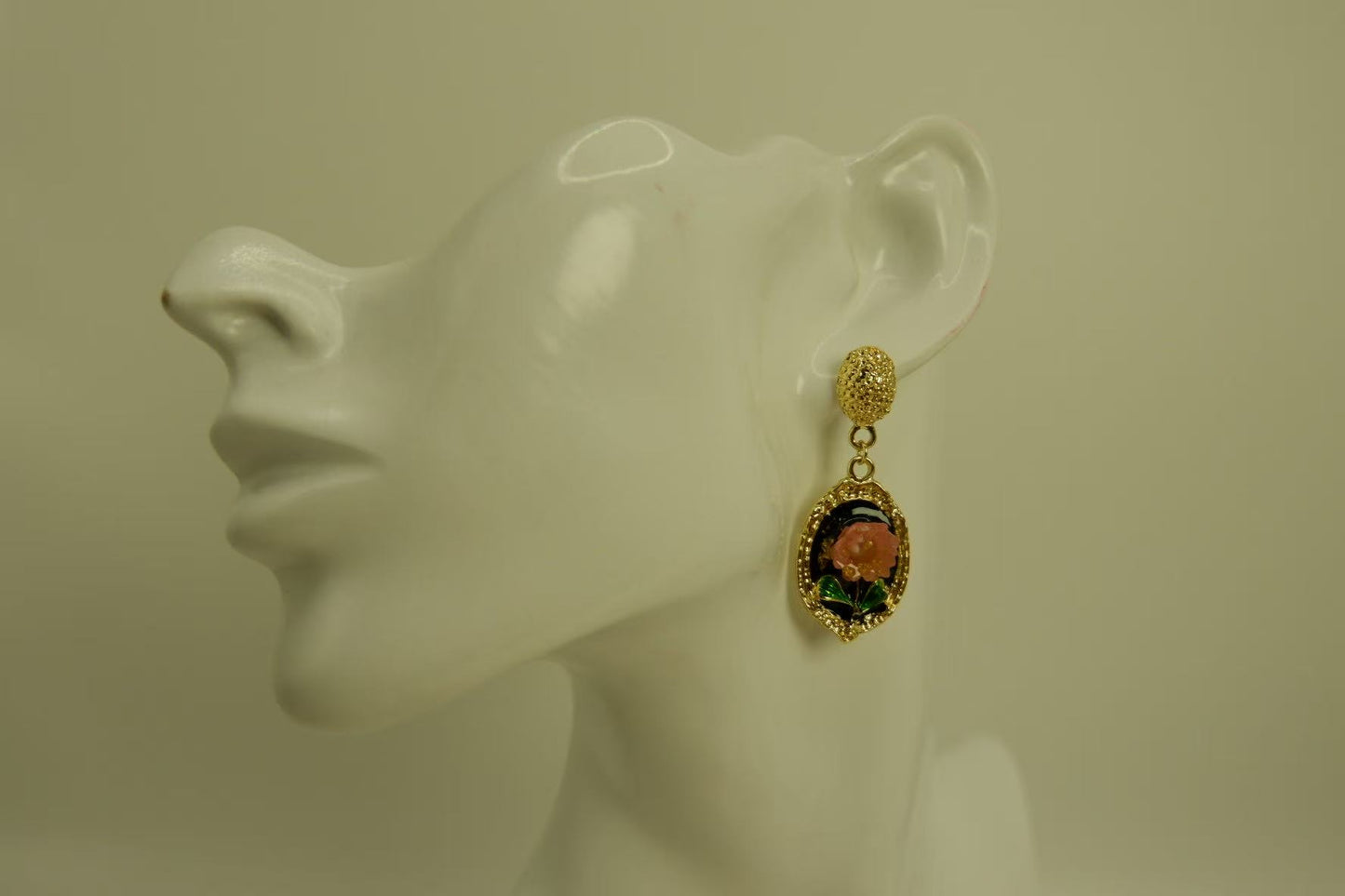 Handmade Real Flower Daisy Elegant Earrings