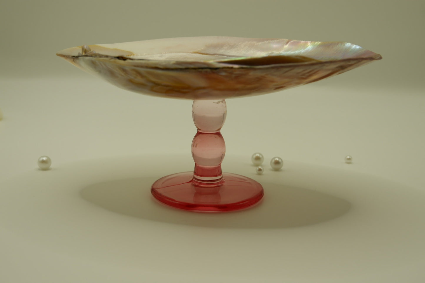 Extra-large pearl oyster cup
