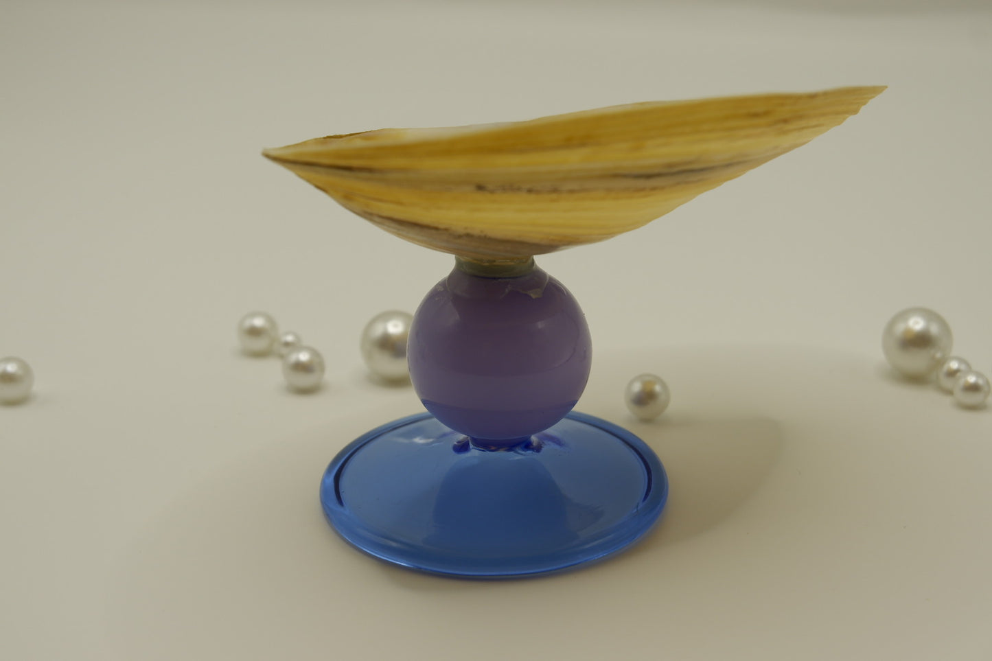 Pearl oyster cup
