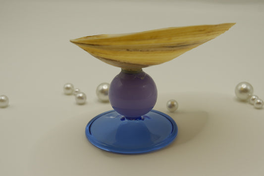 Pearl oyster cup